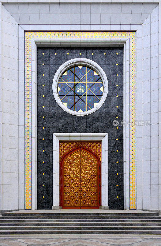 吉普贾克土库曼巴什鲁希清真寺/钦察克清真寺的玫瑰窗和门